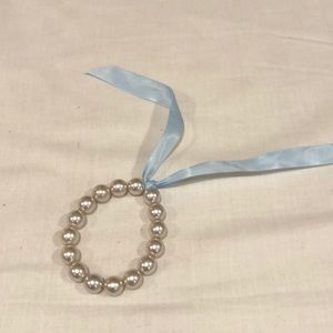 imitation pearl bracelet with bow tie